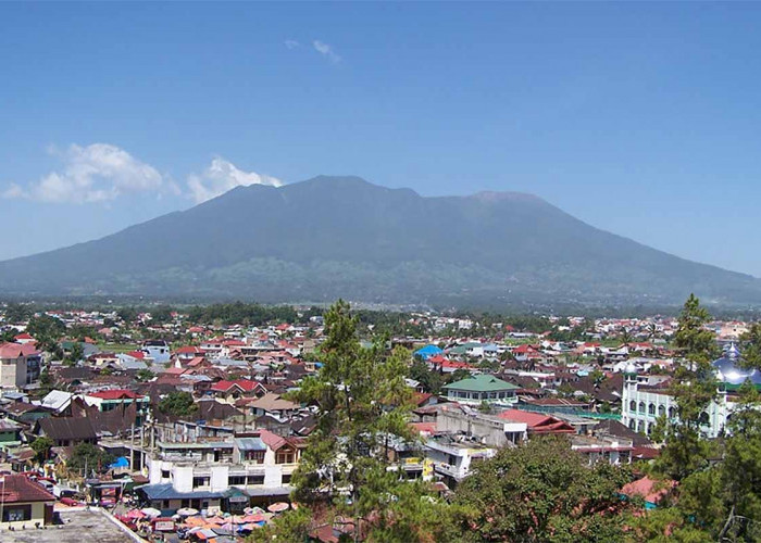 Legenda Asal-Usul Gurung Marapi Sumatera Barat, Terdapat Bunga Keabadian