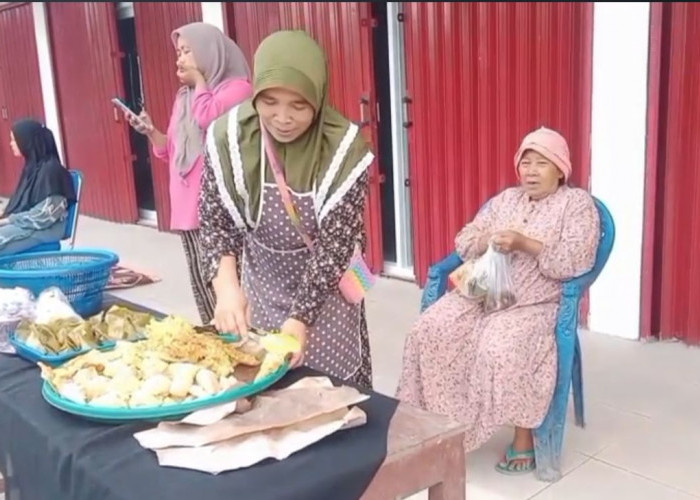 Gedung Koperasi Merah Putih Ini Jadi Pusat Jualan Takjil Selama Ramadhan