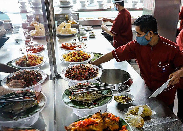 Ini 4 Menu Makanan yang Sebaiknya di Hindari Saat Makan di Rumah Makan Padang, Kenapa? Yuk Simak Penjelasannya