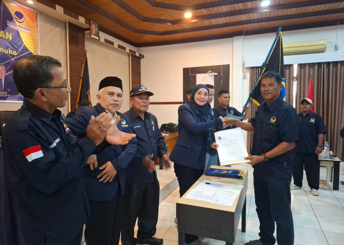 Lantik DPC Partai NasDem Mukomuko, Erna Sari Dewi Bakar Semangat Kolaborasi Bangun Daerah
