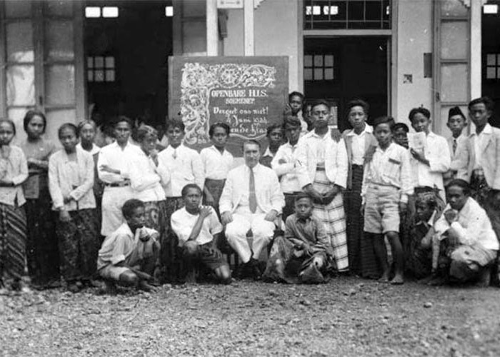 Cerita Penjajahan Yang Diajarkan di Sekolah Belanda, Berbeda Dengan Buku Sejarah Indonesia 