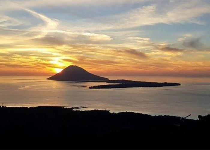 Nikmati Pesona Senja di Gunung Tumpa yang Memukau, Cocok untuk Pecinta Alam