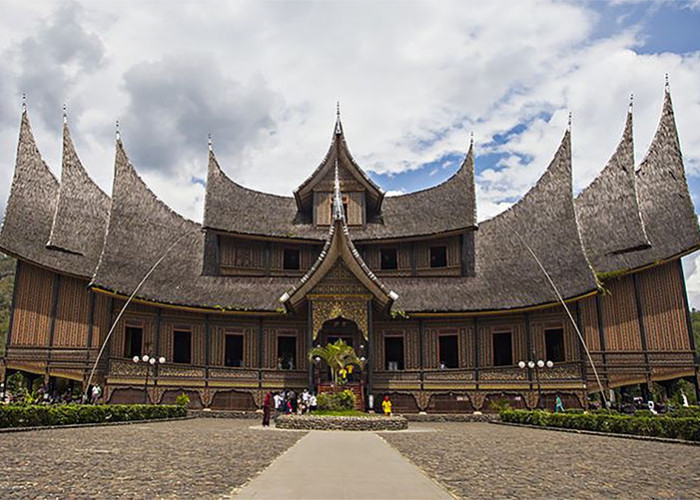 7 Tempat Destinasi Wisata Terbaik di Sumatera Barat, Cocok Banget Buat Libur Panjang