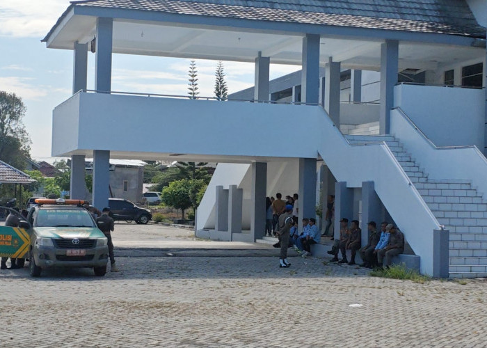 Hari Ini Ratusan Buruh Gelar Aksi Demonstrasi di DPRD Mukomuko