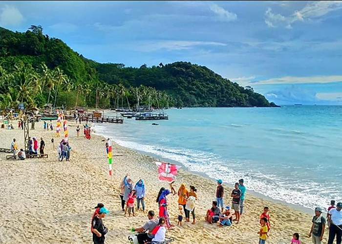 6 Rekomendasi Pantai di Lampung Selatan yang Populer, Keindahannya Tak Kalah dengan Pantai di Bali