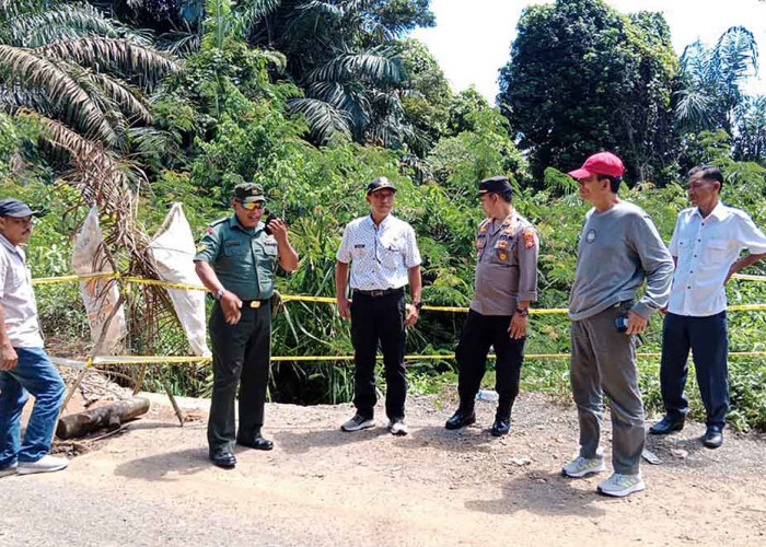 PUPR Provinsi Cek Jalan Amblas di Suka Pindah