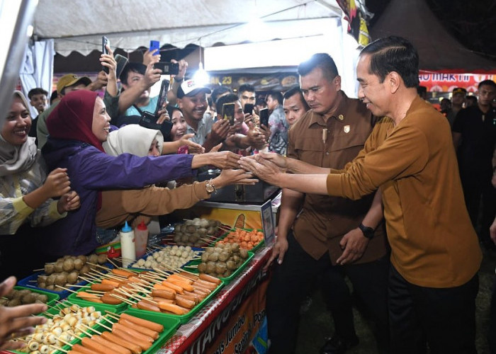 Usai Nonton Tabut dan Jajan Gulali, Jokowi Mulai Keliling Bengkulu