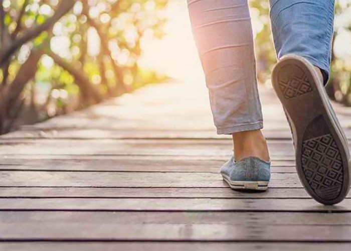 Apakah dengan Berjalan Kaki Saja Setiap Hari Cukup untuk Menjaga Kesehatan?