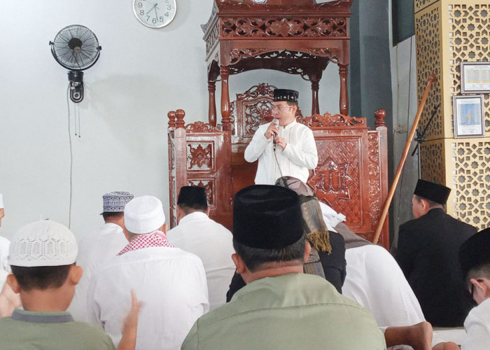 Bupati, Dandim dan Kapolres Mukomuko Salat Idul Fitri 1444 Hijriah di Masjid Agung Mukomuko