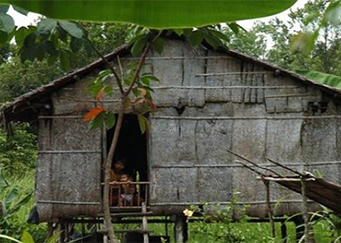 Suku Talang Mamak, Penjaga Hutan yang Hidup Terjempit