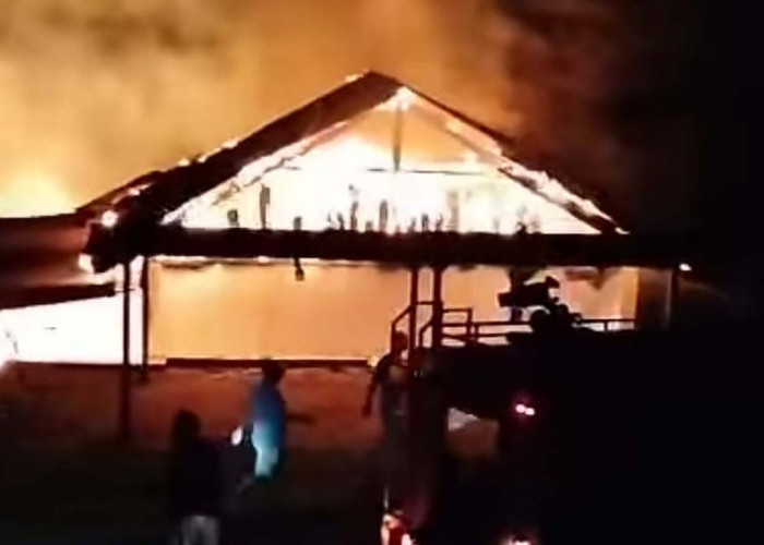 Gereja Rumah Ibadah Umat Kristen di Mukomuko Terbakar