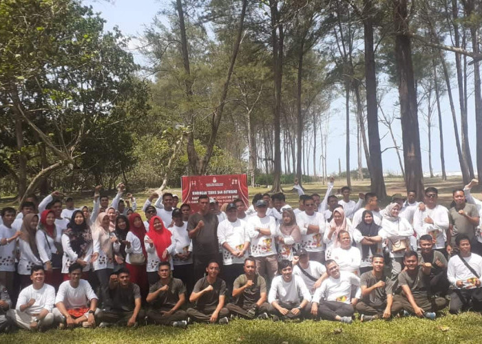 KPU Mukomuko Bangun Solidaritas dan Kekompakan Panitia Pemilihan Kecamatan (PPK) Melalui Outbond