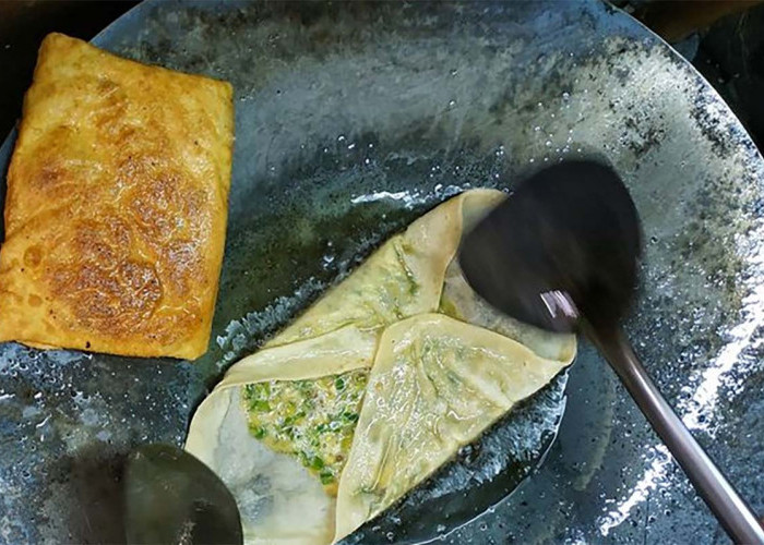 Anti Sobek, Ini Dia Resep Kulit Martabak Telur yang Elastis dan Renyah Saat Digoreng