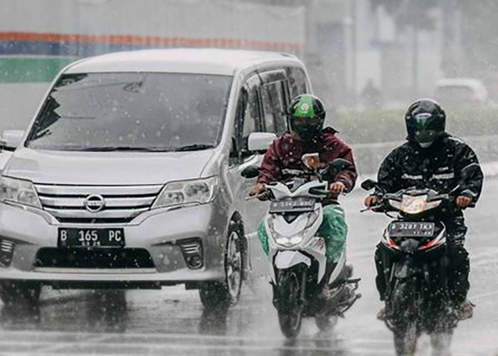 Untuk Keselamatan Perlu Diketahui, Ini Cara Berkendara Dalam Keadaan Hujan