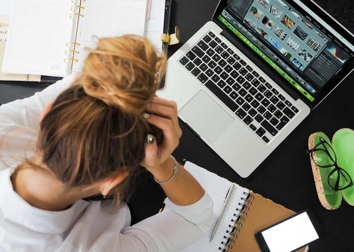 Terapin Ini Bagi Kalian yang Punya Jiwa Sensitif! Begini Cara Mencegah Nangis di Kantor Saat Dimarahin Atasan 