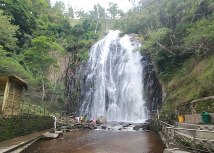 Menyejukkan Hati dan Pikiran, Inilah Keindahan Alam Air Terjun Efrata yang Memukau