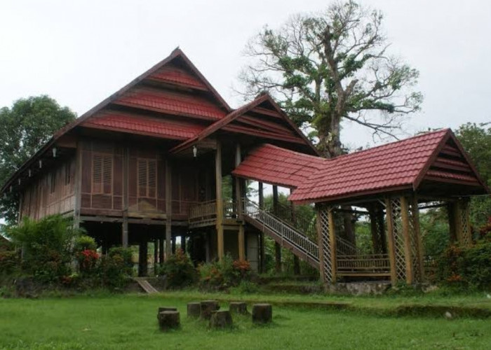 Dihuni Oleh Berbagai Suku Etnis, Inilah Jenis-Jenis Rumah Adat Sulawesi Selatan dan Keunikannya