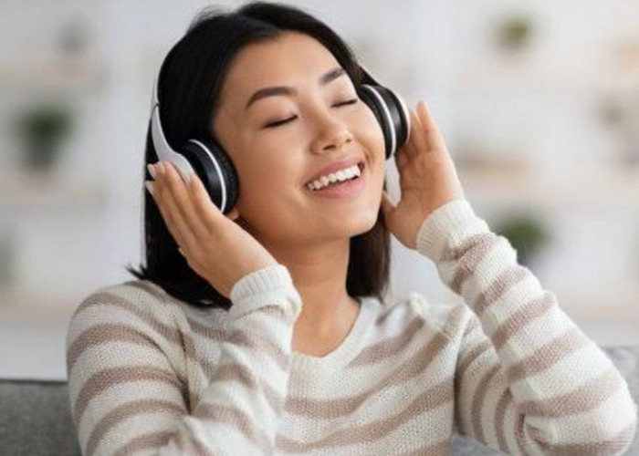 Dampak Menggunakan Headset Bagi Kesehatan Indra Pendengaran