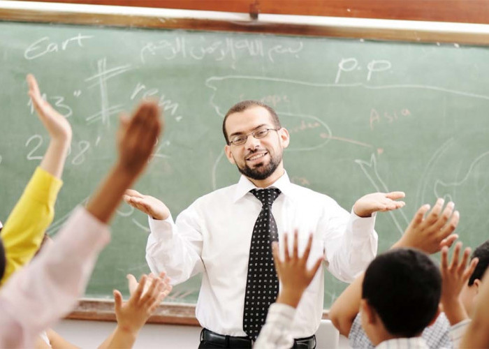 Cara Meningkatkan Wibawa di Depan Murid, Lebih Disegani Namun Tetap Dekat