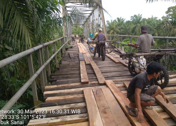 Dinas PUPR Perbaiki Jembatan Lubuk Sanai – SP 10 Rawa Bangun