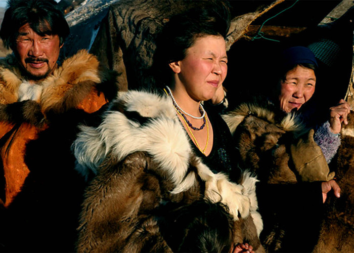 Tradisi Nyeleneh Desa Kamchatka dan Suku Chukchi, Tukaran Istri Bahkan Tamu Boleh Bersama Istri Tuan Rumah