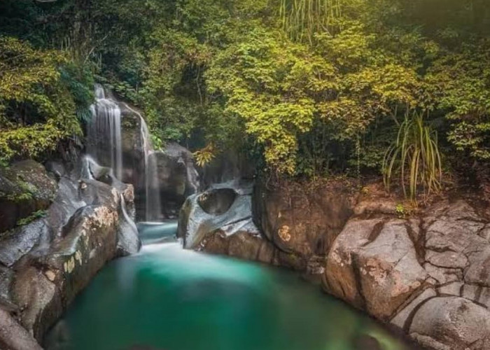 Menikmati Kesegaran dan Keindahan Air Terjun Nyarai di Sumatera Barat