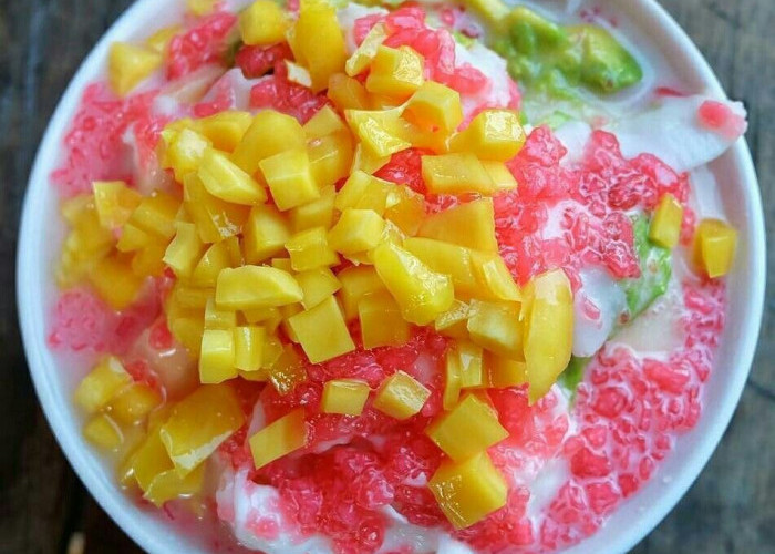 Variasi Es Campur dengan Beragam Topping Lezat, dari Alpukat, Nata de Coco, hingga Milo