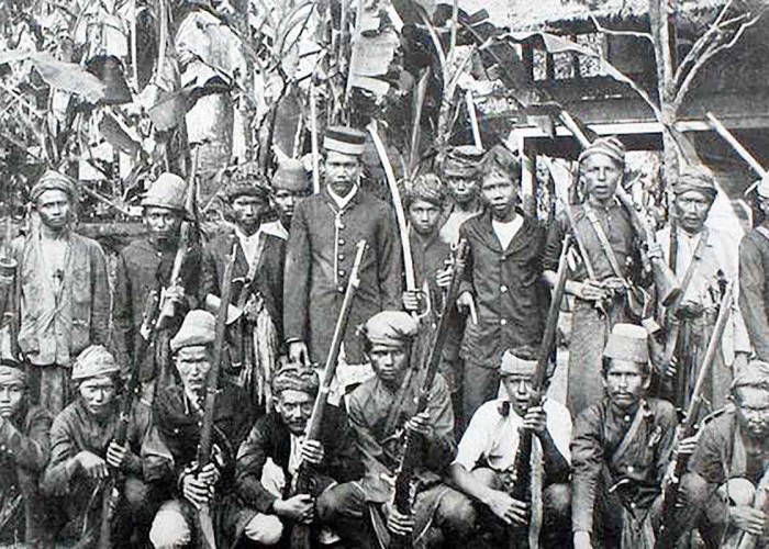 10 Senjata Andalan Pahlawan Indonesia Melawan Penjajah, Bahkan Beberapa Diantaranya Dikenal Sakti
