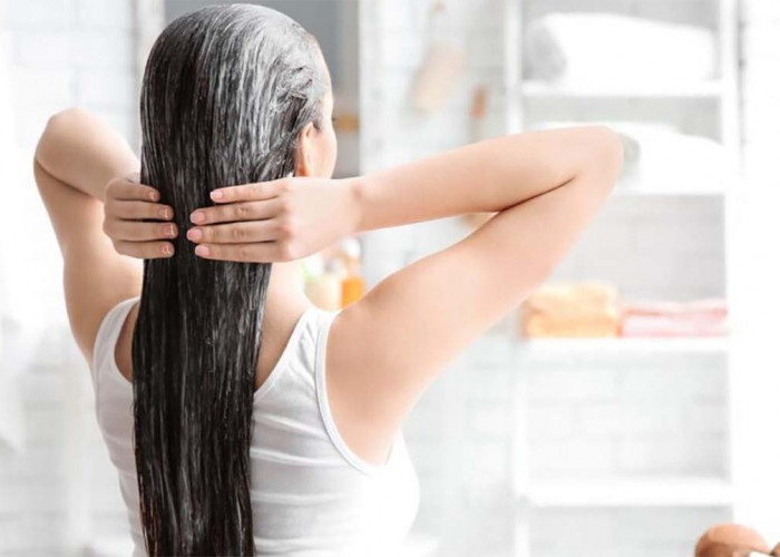 5 Cara Alami untuk Meluruskan Rambut Keriting Secara Efektif dan Aman Tanpa Merusak Rambut