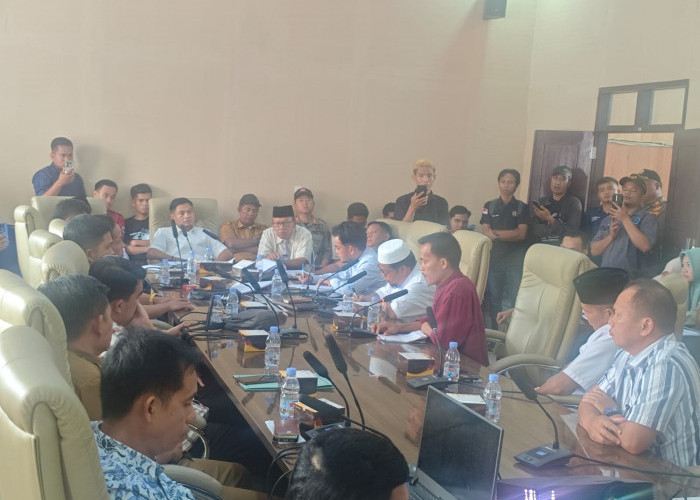 Tolak Isi Perda RTRW, Puluhan Masyarakat Selagan Raya 'Serbu' DPRD Mukomuko