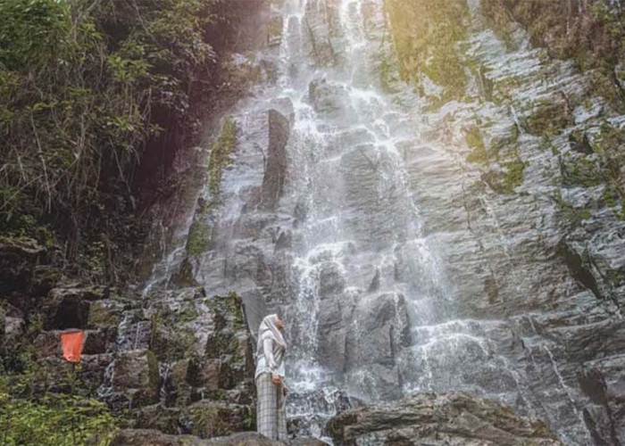 Air Terjun yang Memukau, Kunjungi Air Terjun Ciupang di Lampung