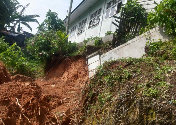 Atasi Ancaman Longsor di SDN 06 Teramang Jaya Butuh Bangunan Pelapis Tebing