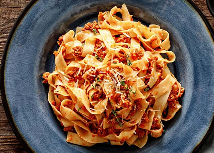 Makanan Italia yang Cocok Disajikan di Awal Bulan, Ini Dia Futtucine Spageti Bolognese yang Nikmat dan Mempes