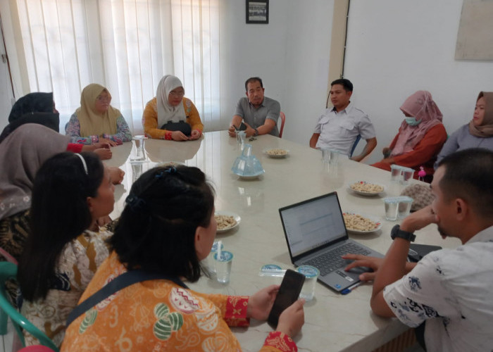 Komisi III Dampingi Perwakilan Honorer R4 Mukomuko Temui BKPSDM, Minta Kepastian Nasib