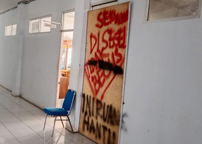 Sekwan Sedang Sholat Saat Dihubungi, Dewan Mukomuko Sebut Ruangan Hantu