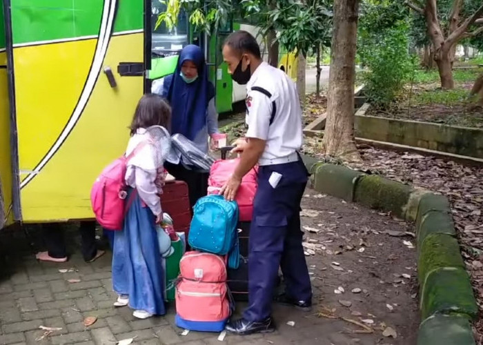 Orang Tua Santri Al-Zaytun Berlomba-Lomba Jemput Anak, Sopir Bus Ungkap Banyak Bus yang Disewa