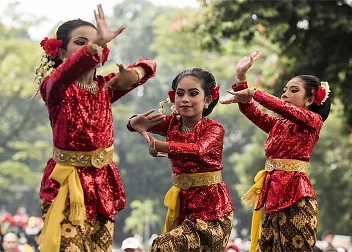 Indonesia Punya Budaya Sendiri yang Gak Bisa Diganti Penjajah, Ini Faktor-Faktor yang Bikin Indonesia Beda!