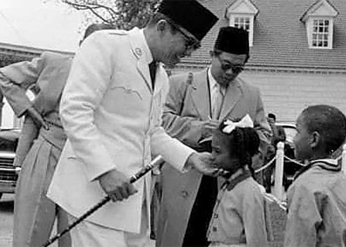 Kayu Pucang Kalak, Bahan Tongkat Komando Soekarno yang Punya Sejarah dan Misteri