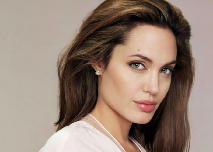 Rahasia Badan Ideal Ala Angelina Jolie, Makan Menu Makanan yang Bernutrisi dengan Mengonsumsi Serangga?