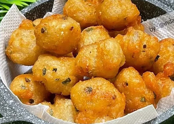 Ide Camilan Praktis yang Bikin Nagih, Ini dia Resep Cucur Bawang dengan Kuah Pedas yang Gurih