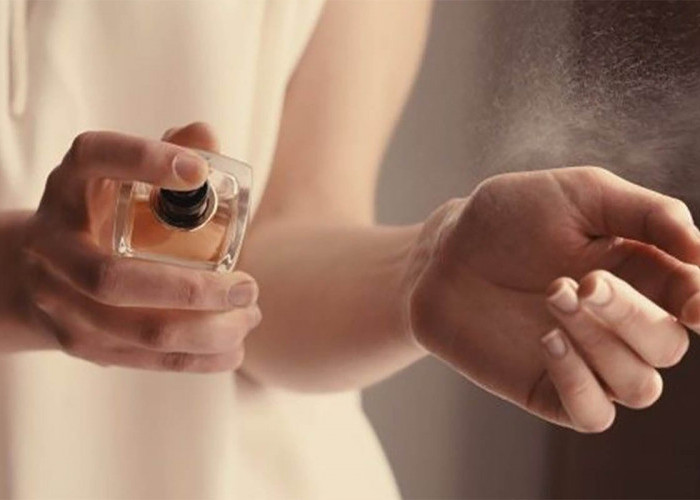 Jangan Sampai Salah, Begini Cara Menggunakan Parfum dengan Benar Agar Tahan Seharian