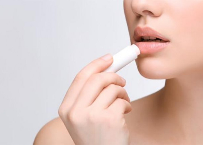 Rekomendasi Lip Balm dengan SPF Terbaik Agar Bibir Tidak Hitam dan Kering