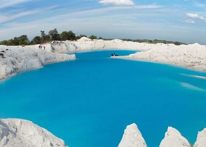 Keindahan Alam Danau Koalin di Bangka Belitung yang Bak Surga 