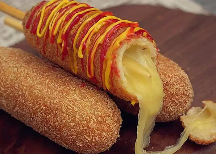 Bikin Ngiler! Begini Cara Membuat Corndog Mozarella Lumer dan Lezat