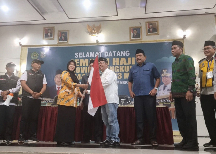 Bupati Sapuan Hadiri Serah Terima Jamaah Haji Mukomuko di Bengkulu 