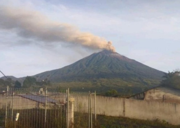 Gunung Kerinci Meletus, Warga Mukomuko Diminta Waspada, Ini Info Terbaru