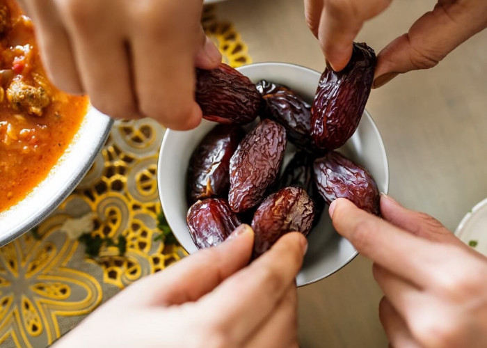 5 Manfaat Kurma Saat Sahur dan Buka Puasa: Lebih dari Sekadar Manis, Penuh Gizi!