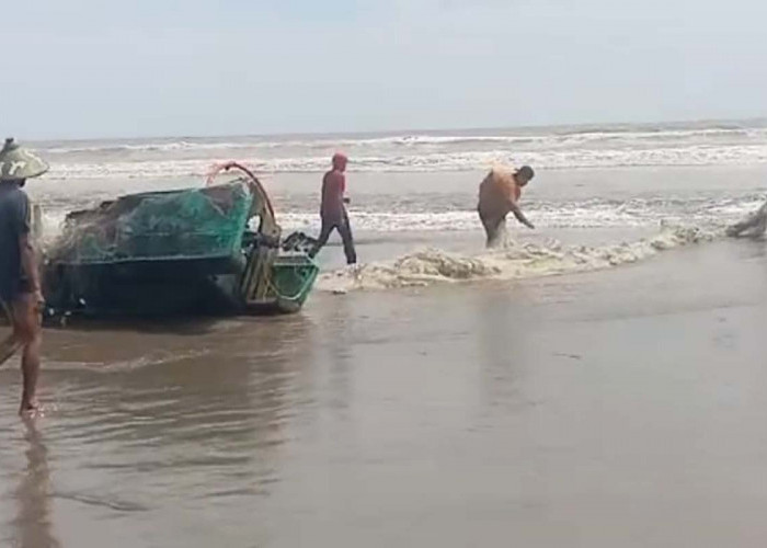Satu Orang Nelayan Dinyatakan Tenggelam dalam Peristiwa Perahu Karam di Pantai Mukomuko