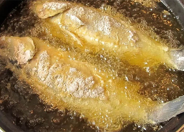 Tips Goreng Ikan Supaya Tidak Meletup dan Lengket Hingga Tulangnya Rapuh