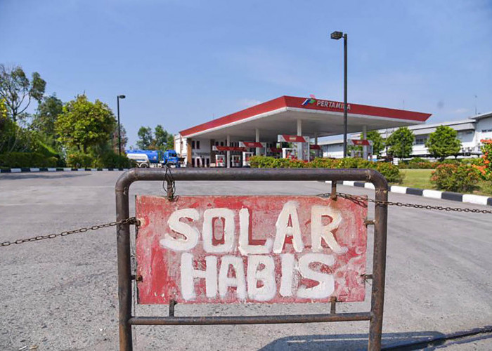Solar Langka di SPBU Harga Melambung di Pengepul, Masyarakat Tercekik
